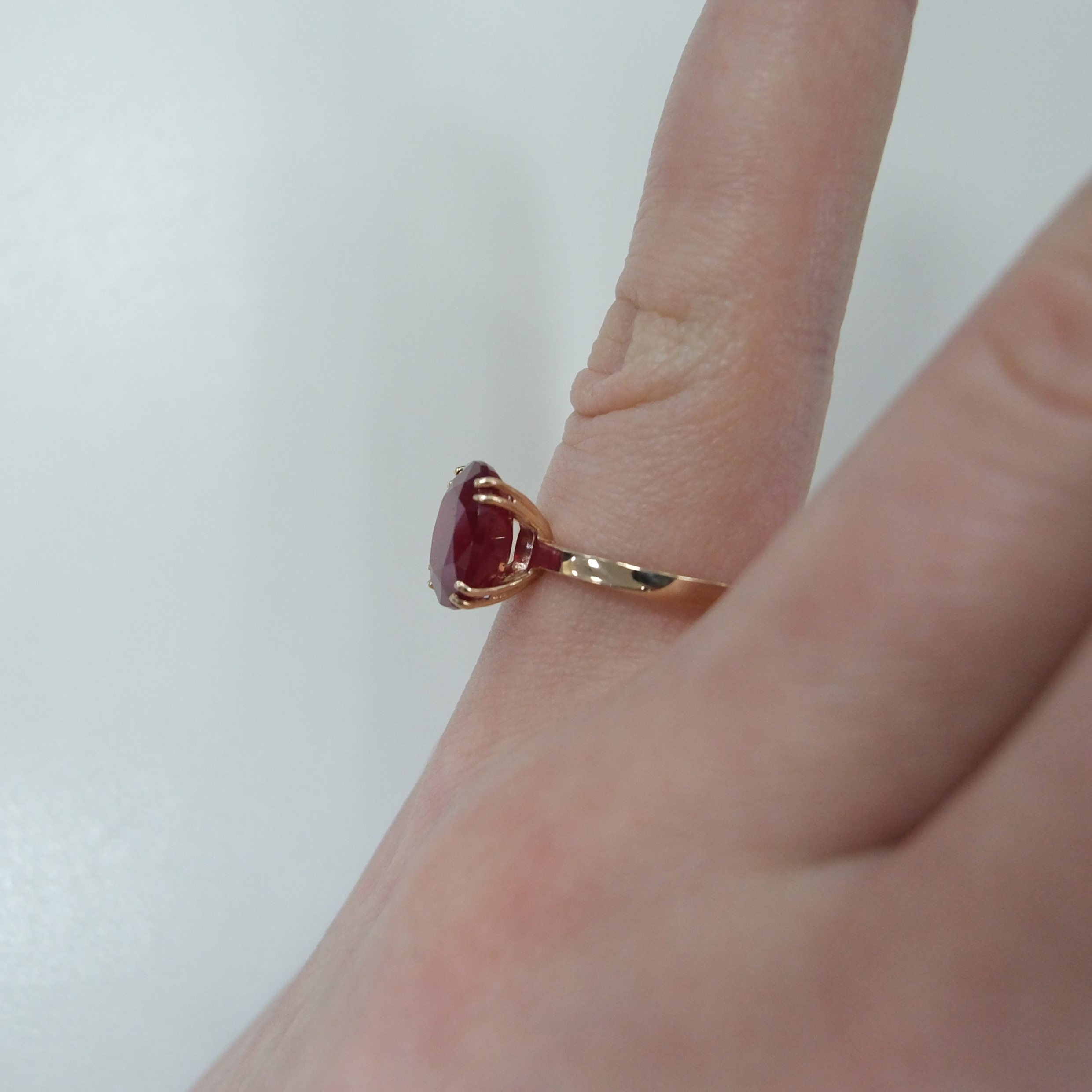 Серебряное кольцо с рубином